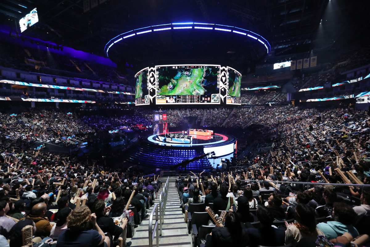 SAN FRANCISCO, CALIFORNIA - NOVEMBER 05: A general view inside Chase Center during the League of Legends World Championship Finals between T1 and DRX on November 05, 2022 in San Francisco, California.